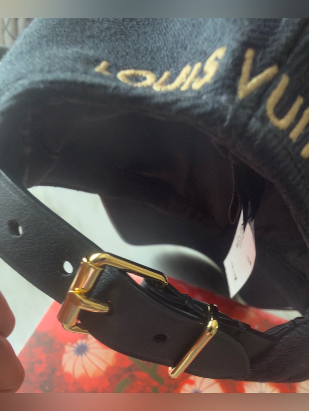 Louis Vuitton Iconic Black Hat - Picture 9 of 16